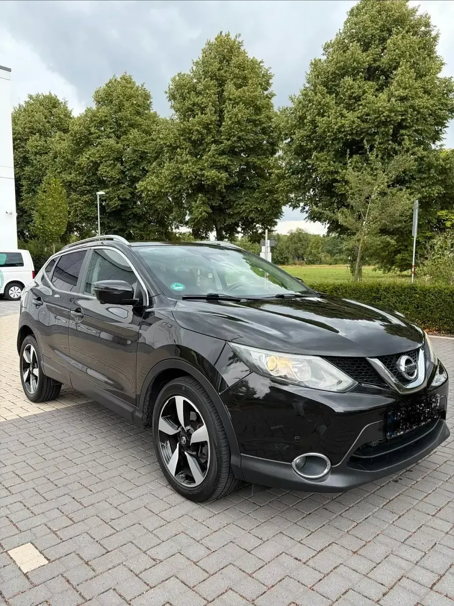 Gebraucht Nissan Qashqai 131 PS (96 kW) 2016 Andere farben SUV