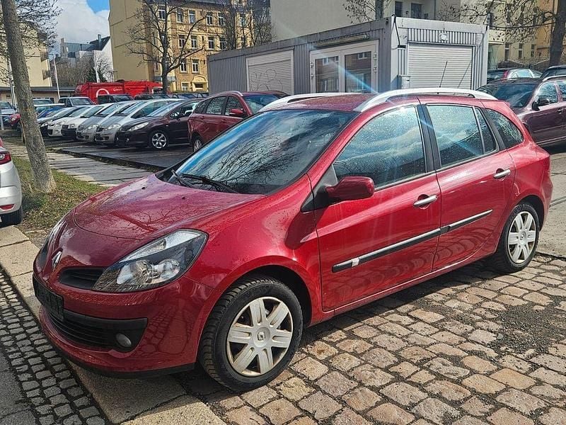 Gebraucht Renault Clio II Dynamique 101 PS (74 kW) 2008 Rot Limousine