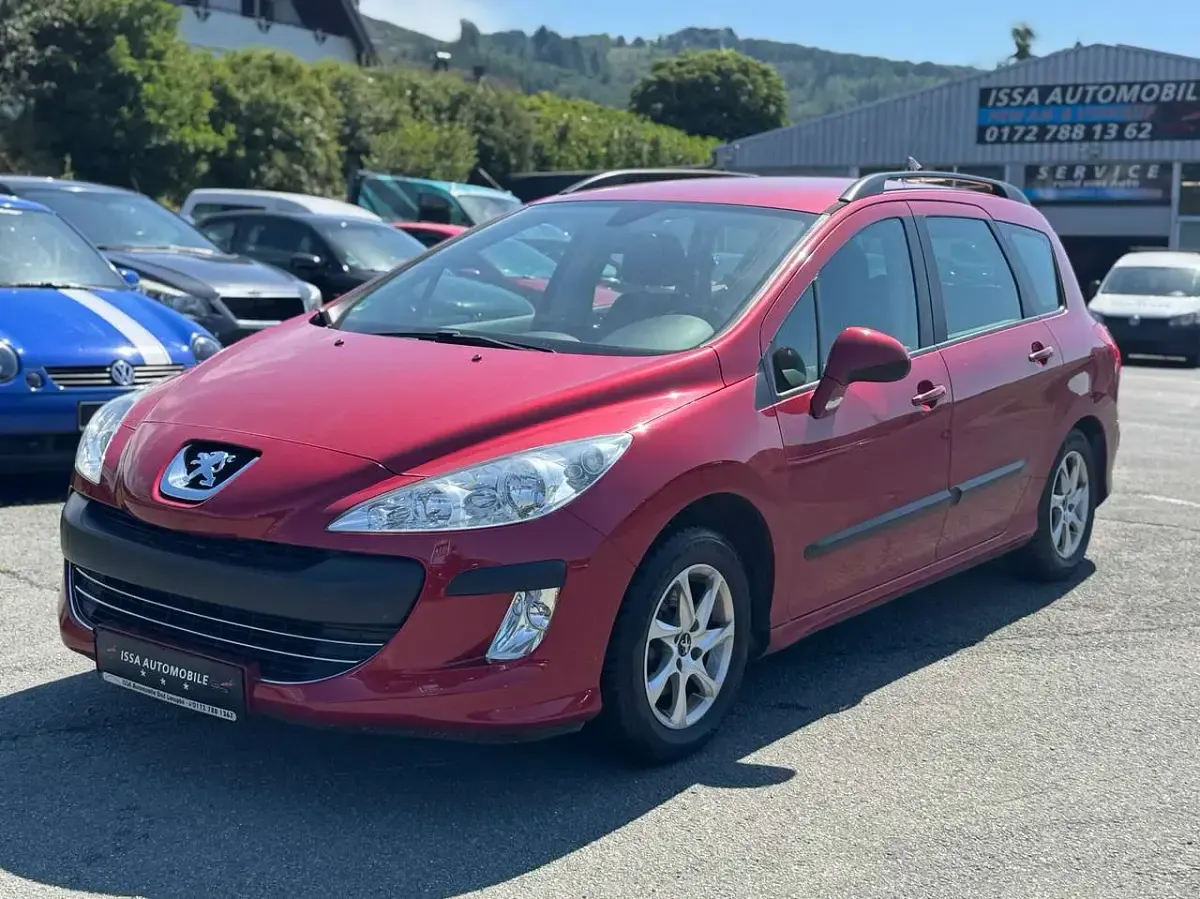 Gebraucht Peugeot 308 Tendance 120 PS (88 kW) 2008 Farbe rot babylone/ Kombi
