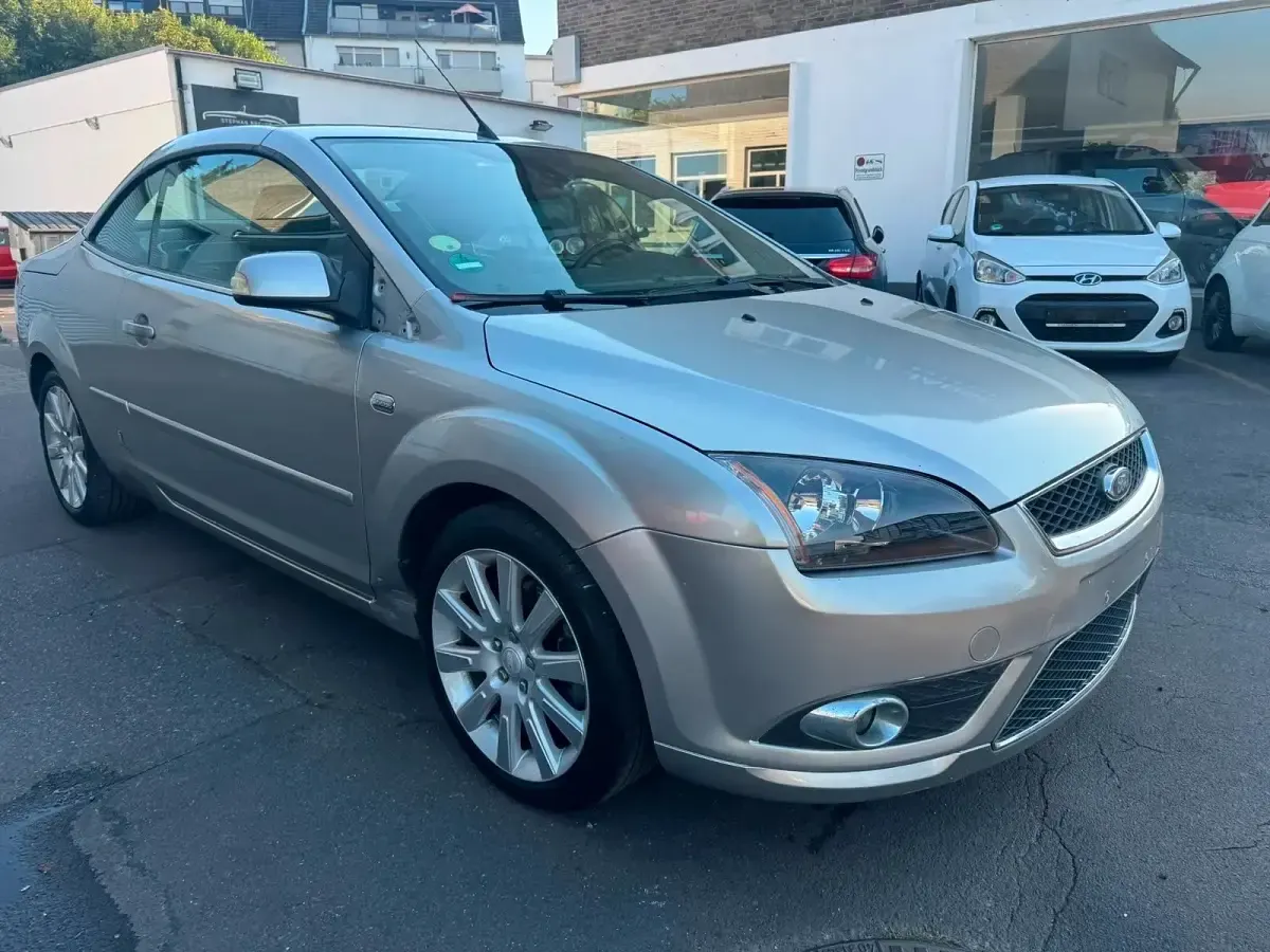 Gebraucht Ford Focus Cabriolet 145 PS (106 kW) 2008 Grau Cabrio