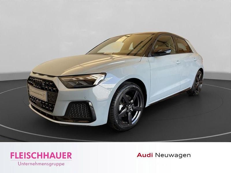 Grau Neu 2025 Audi A1 Sportback Advanced Plus Kleinwagen | 27.880 € (Fairer Preis) - Bild 1/4