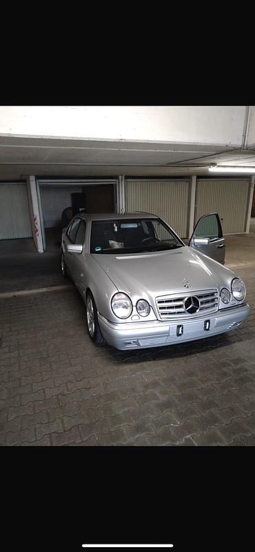 Gebraucht Mercedes E280 204 PS (150 kW) 1998 Grau Limousine