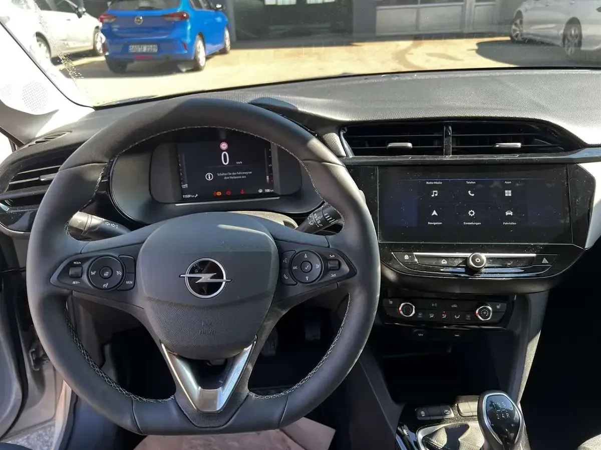 Gebraucht Opel Corsa 75 PS (55 kW) 2024 Kristall silber Kleinwagen
