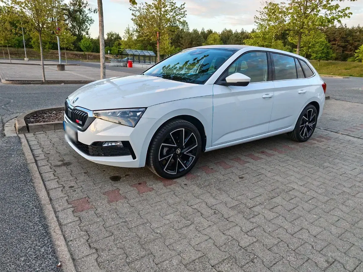 Gebraucht Skoda Scala Selection 150 PS (110 kW) 2024 Weiß Kleinwagen