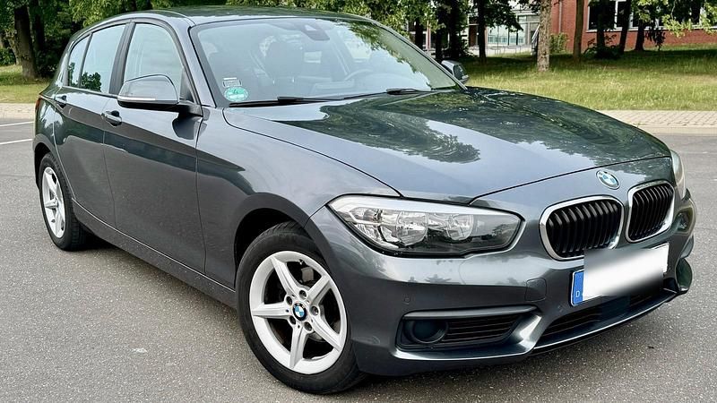 Grau Gebraucht 2016 BMW 116 Advantage Kleinwagen | 10.800 € (Guter Preis) - Bild 1/4