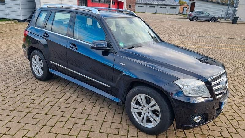 Schwarz Gebraucht 2009 Mercedes GLK220 SUV | 8.800 € (Guter Preis) - Bild 1/4