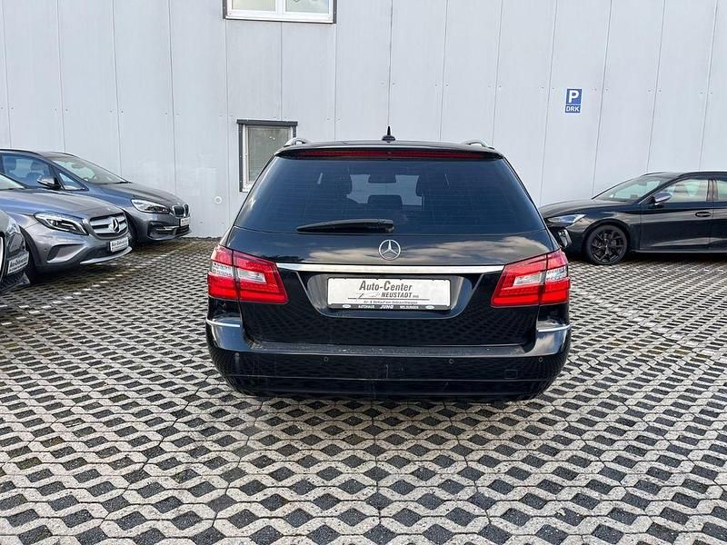 Gebraucht Mercedes E220 170 PS (125 kW) 2011 Schwarz Kombi