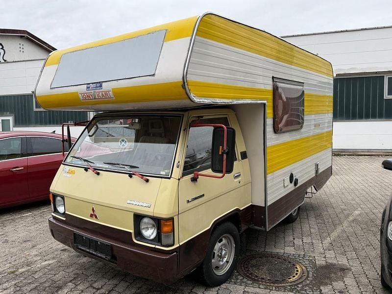 Beige Gebraucht 1984 Mitsubishi L300 Van | 3.900 € - Bild 1/4