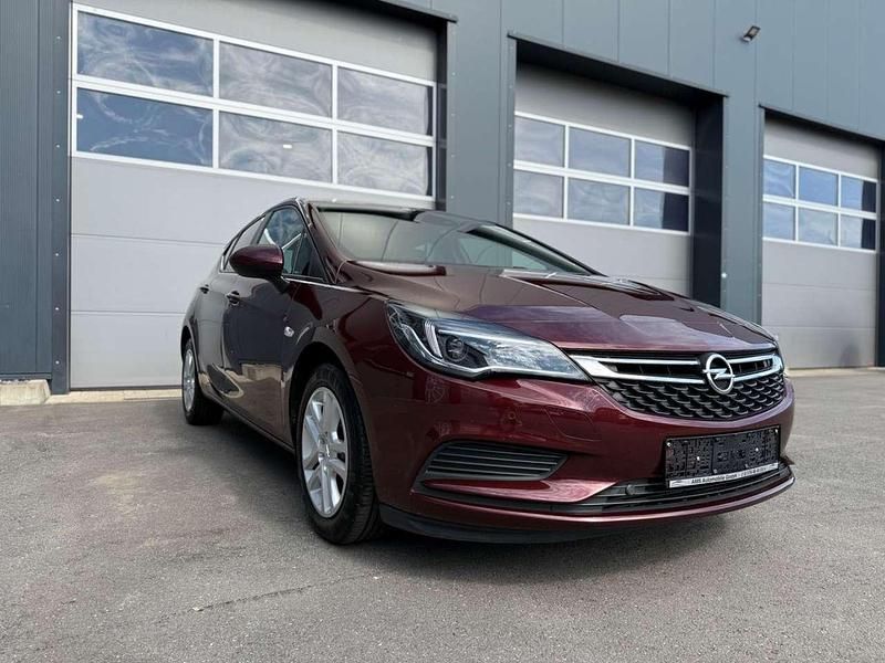 Rot Gebraucht 2017 Opel Astra Edition Kleinwagen | 10.999 € (Fairer Preis) - Bild 1/4