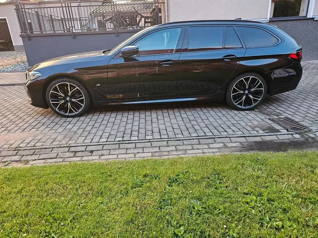 Gebraucht BMW 530 M Sport 286 PS (210 kW) 2021 Schwarz Kombi