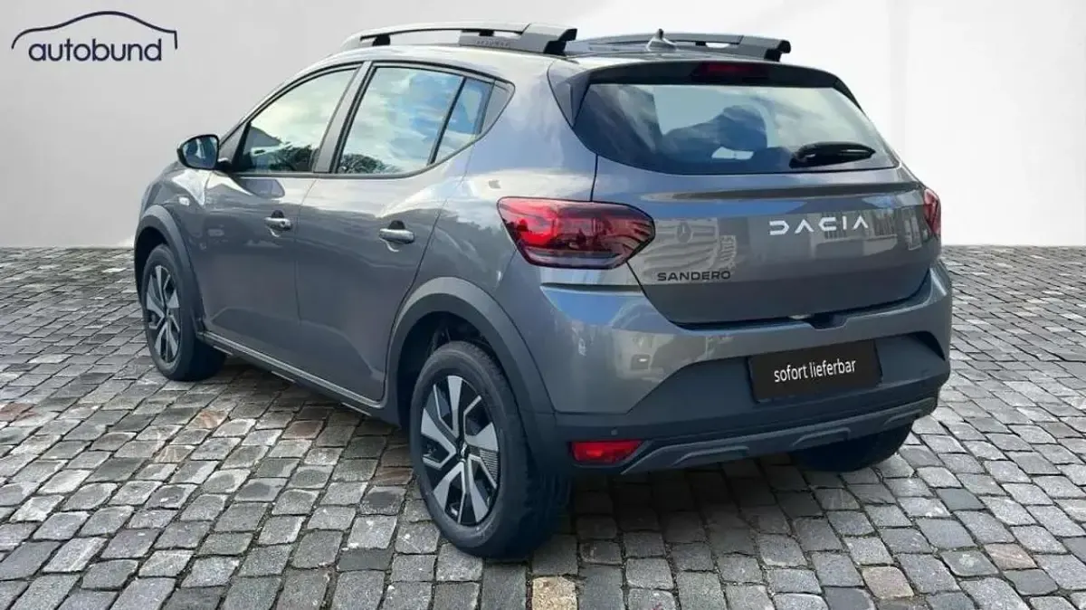 Neu Dacia Sandero Expression 91 PS (66 kW) 2025 Grau SUV