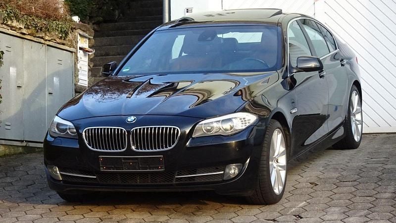 Gebraucht BMW 520 184 PS (135 kW) 2011 Blacksapphire Limousine