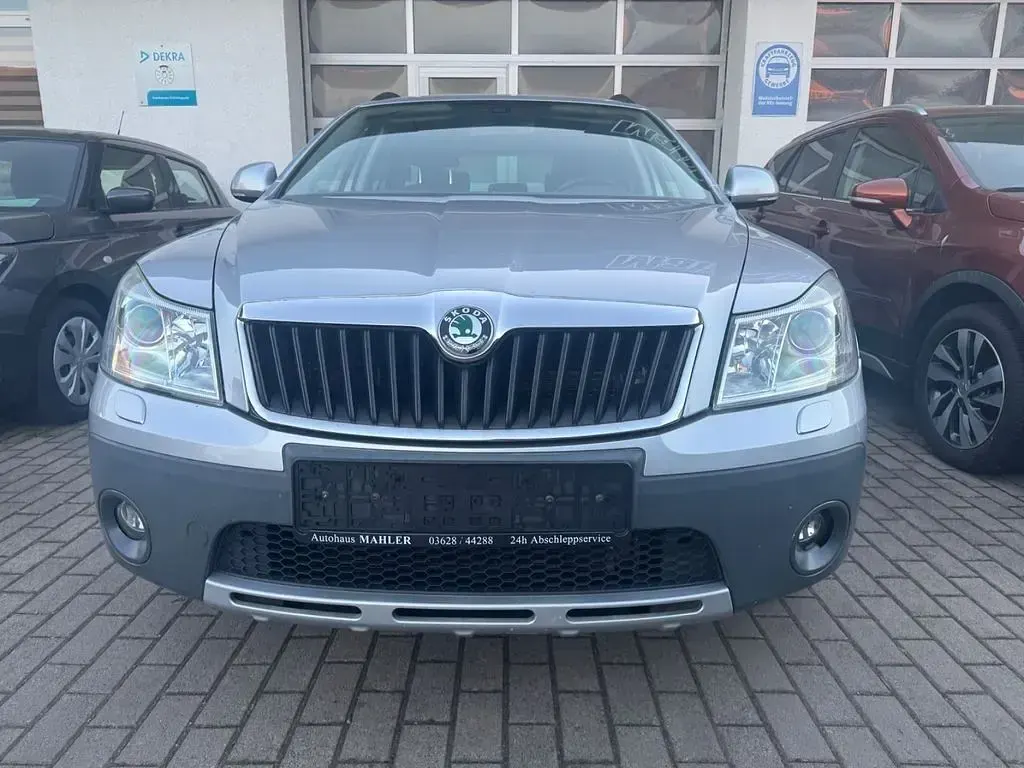 Gebraucht Skoda Octavia Ambition 160 PS (117 kW) 2012 Silber Kombi