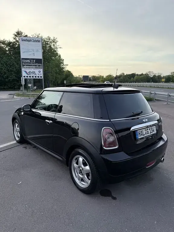 Używany Mini Cooper D 109 KM (80 kW) 2009 Czarny Hatchback
