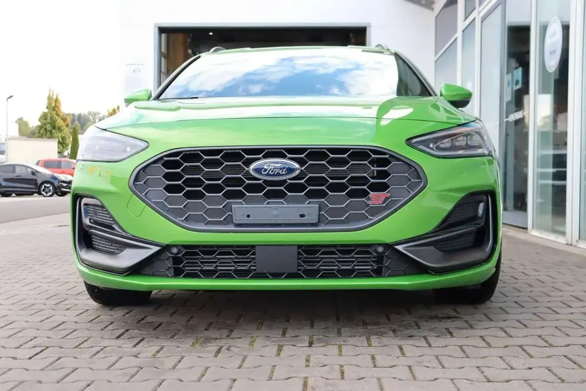Neu Ford Focus ST 280 PS (205 kW) 2026 Mean green metallic Kombi