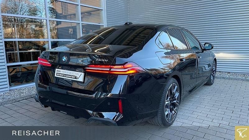 Gebraucht BMW 520 Performance 190 PS (139 kW) 2025 Schwarz Limousine