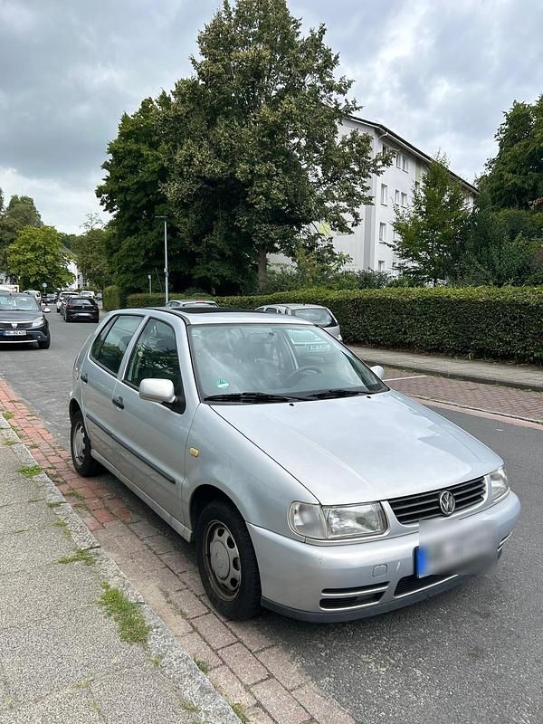 Silber Gebraucht 1998 VW Polo Kleinwagen | 600 € (Guter Preis) - Bild 1/4