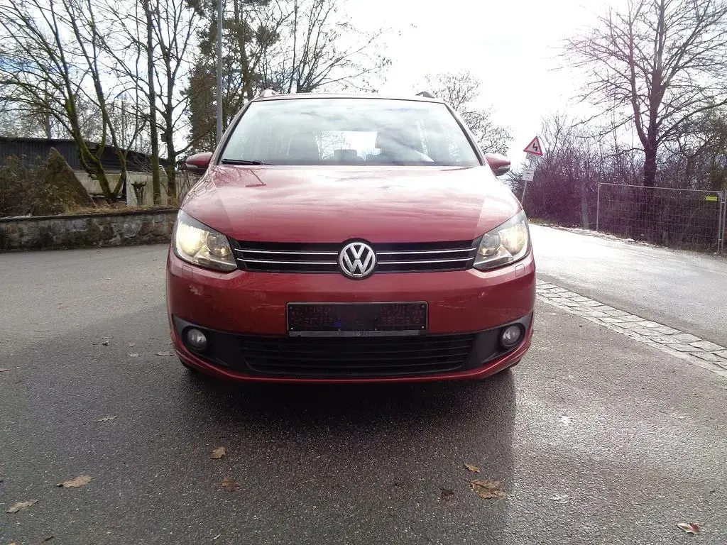 Gebraucht VW Touran 140 PS (102 kW) 2011 Rot Van / Kleinbus