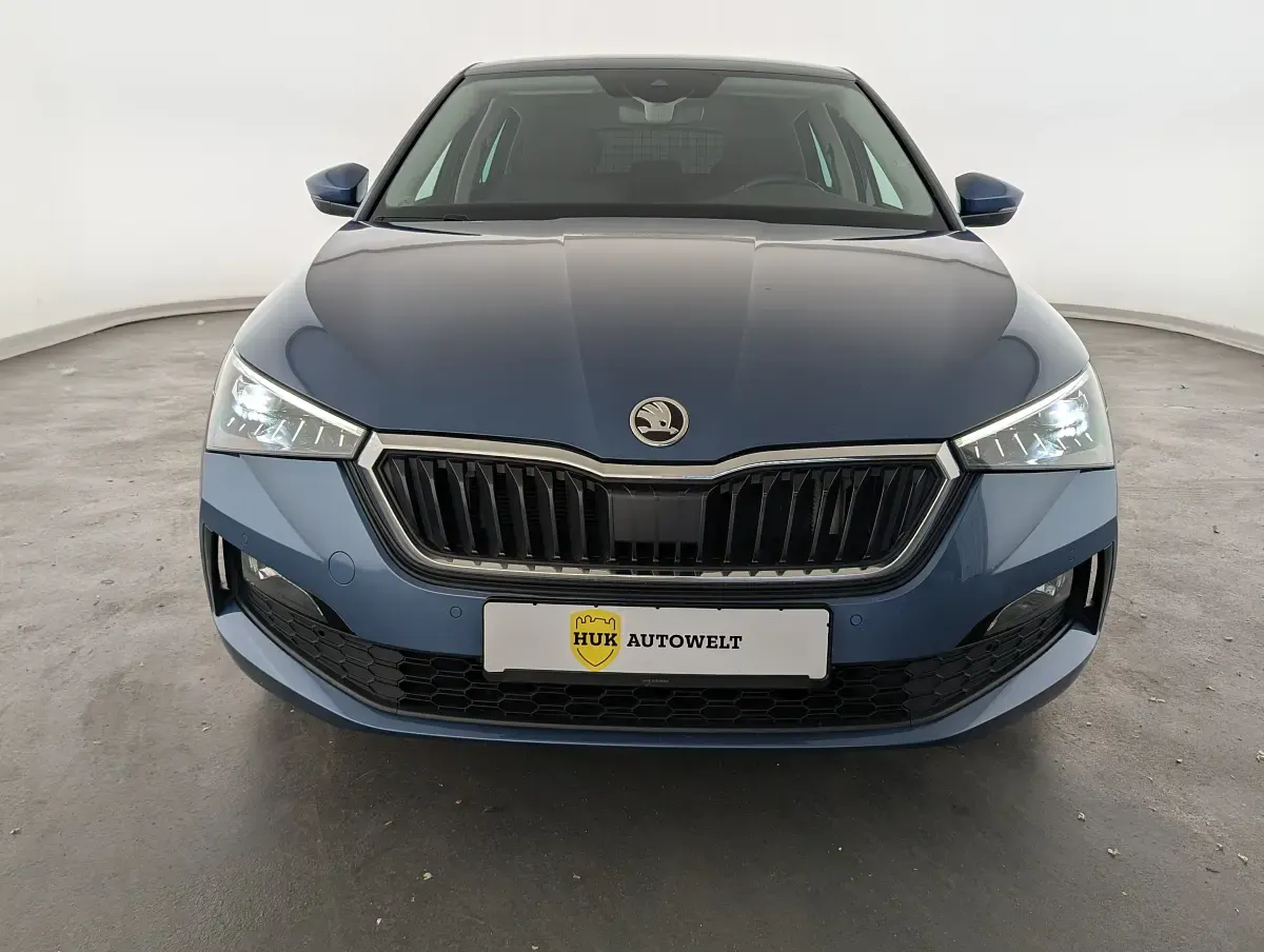 Gebraucht Skoda Scala Clever 150 PS (110 kW) 2021 Blau Kleinwagen