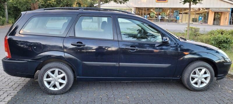 Blau Gebraucht 2004 Ford Focus Titanium Kombi | 790 € (Guter Preis) - Bild 1/4