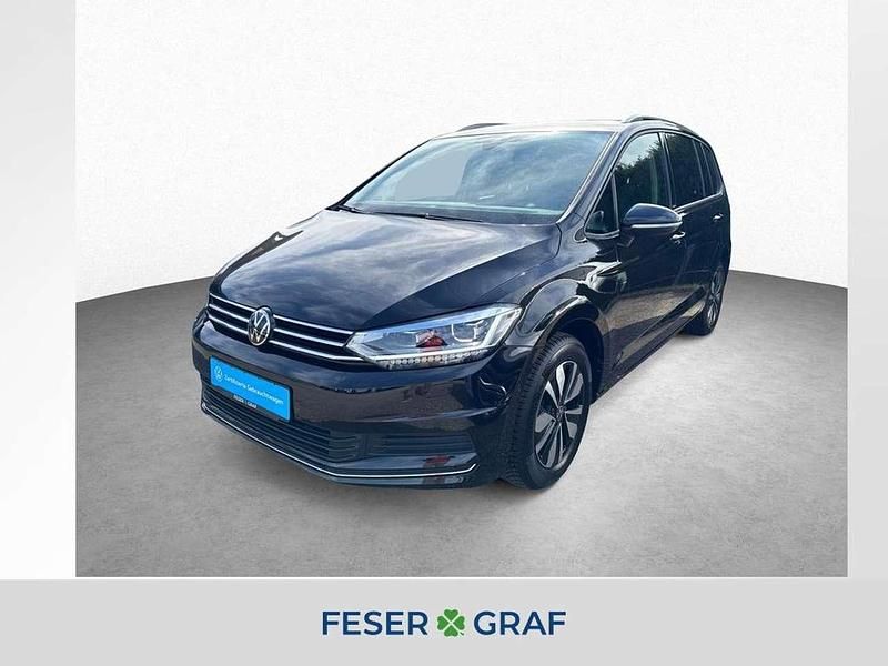 Deep black perleffekt Gebraucht 2024 VW Touran Move Van / Kleinbus | 31.440 € (Superpreis) - Bild 1/4