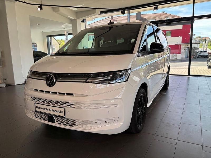 Second-hand VW Multivan Style 150 CP (110 kW) 2024 Alb Monovolum