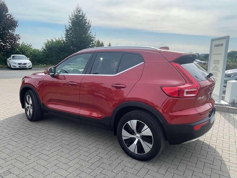 Gebraucht Volvo XC40 Core 261 PS (191 kW) 2022 Fusion red SUV