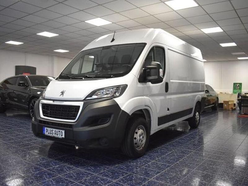 Weiss icy Gebraucht 2023 Peugeot Boxer Van | 20.780 € (Fairer Preis) - Bild 1/4