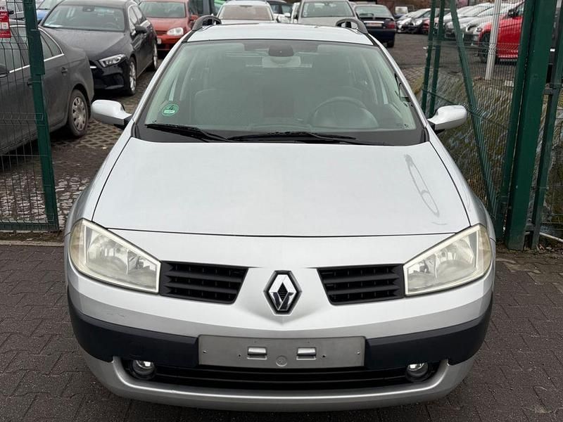 Gebraucht Renault Mégane II Dynamique 111 PS (81 kW) 2006 Silber Limousine