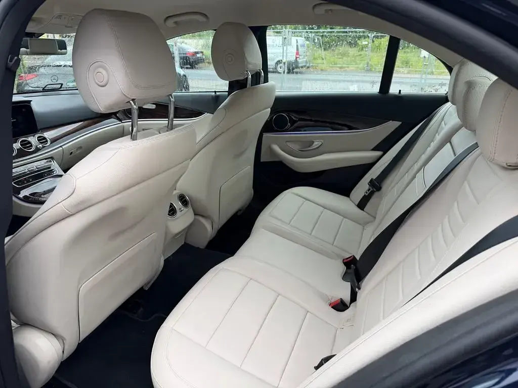 Usata Mercedes E400 AMG 330 CV (242 kW) 2021 Blu Berlina