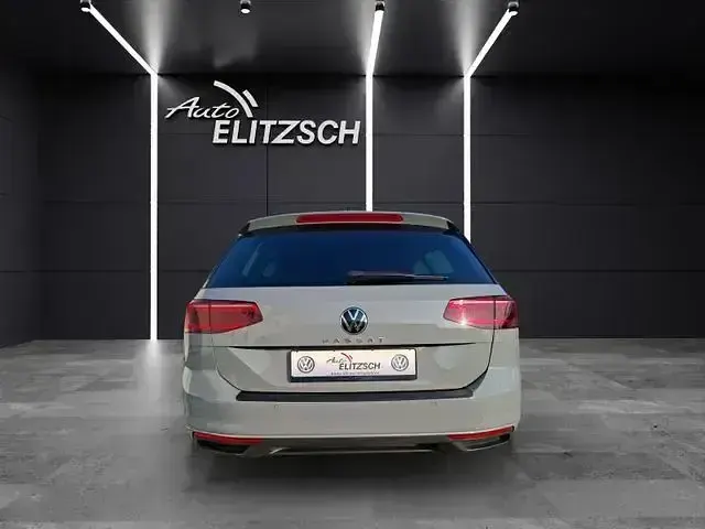 Gebraucht VW Passat Business 190 PS (139 kW) 2022 Mondsteingrau Kombi