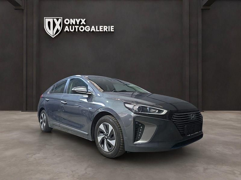 Grau Gebraucht 2018 Hyundai Ioniq Style Kleinwagen | 9.200 € (Etwas zu teuer) - Bild 1/4