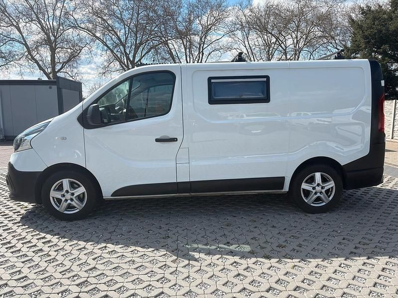 Gebraucht Renault Trafic 90 PS (66 kW) 2015 Weiß Van / Kleinbus