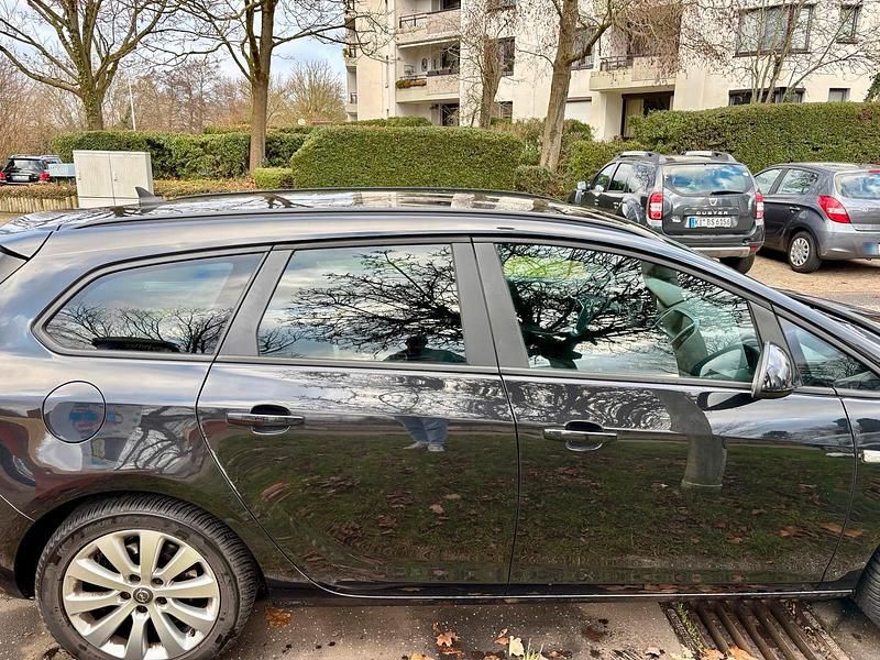 Gebraucht Opel Astra 104 PS (76 kW) 2016 Schwarz Kombi