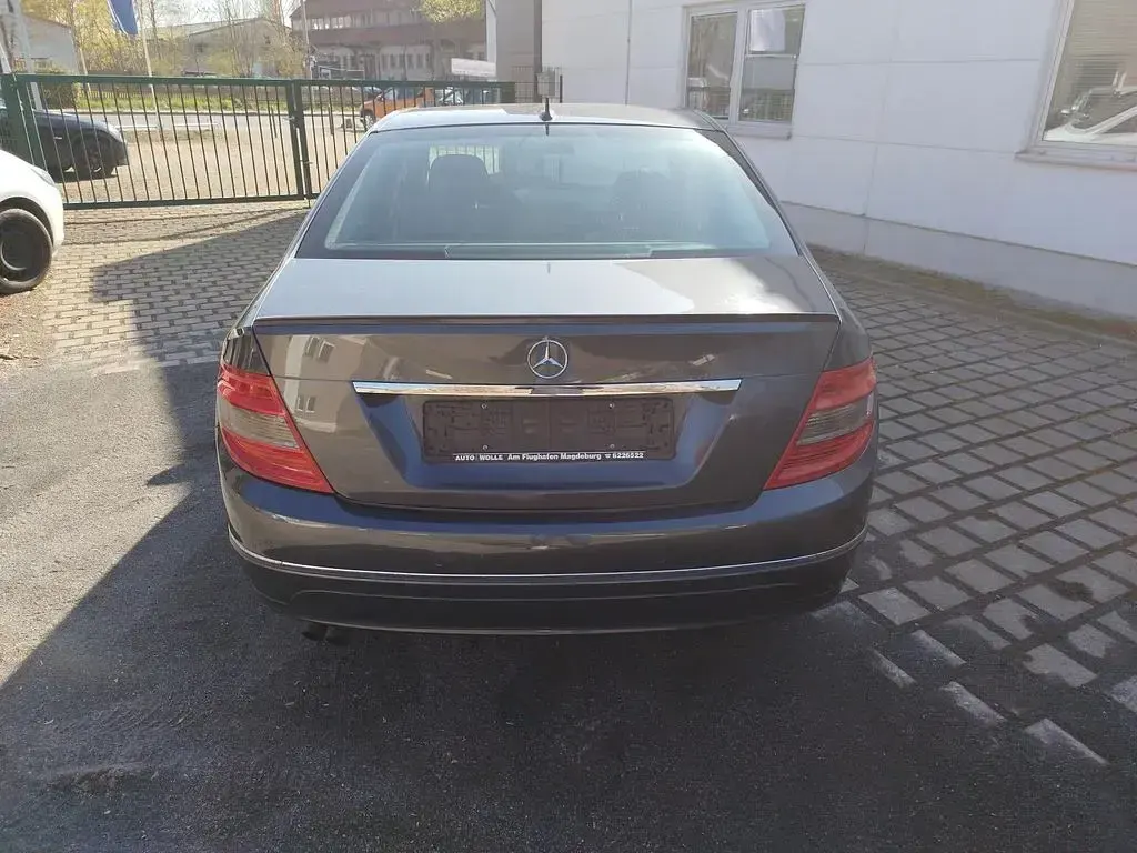 Gebraucht Mercedes C180 156 PS (114 kW) 2010 Tenoritgrau  metalliclack Limousine