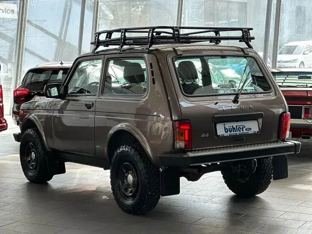 Gebraucht Lada Taiga 83 PS (61 kW) 2021 Grau SUV