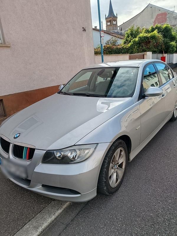 Silber Gebraucht 2007 BMW 320 Limousine | 6.000 € (Fairer Preis) - Bild 1/3