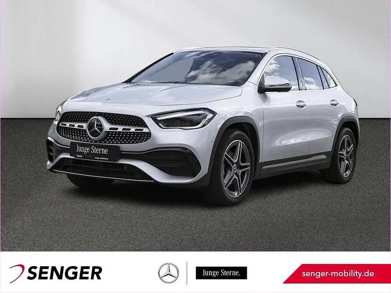 Silber Gebraucht 2023 Mercedes GLA180 AMG line SUV | 37.490 € - Bild 1/1
