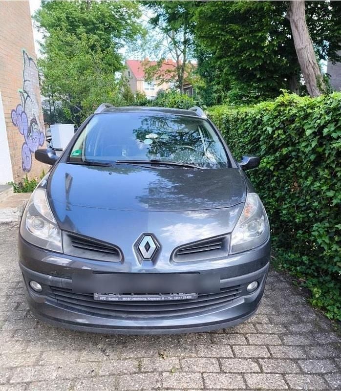 Grau Gebraucht 2009 Renault Clio GrandTour Kombi | 1.650 € - Bild 1/4