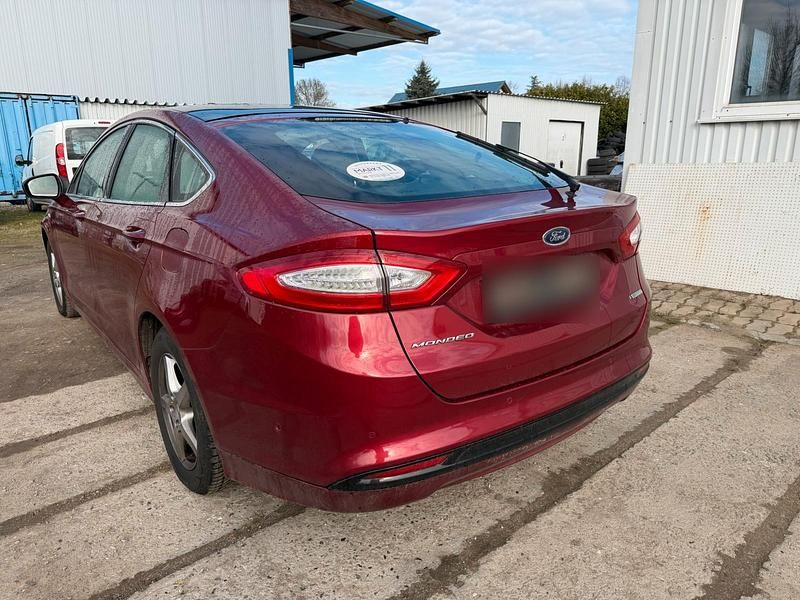 Gebraucht Ford Mondeo 160 PS (117 kW) 2020 Rot Limousine