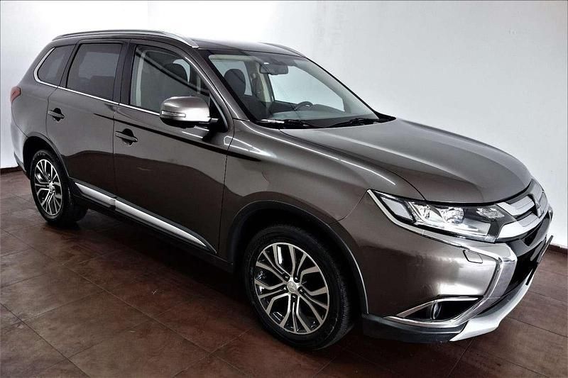 Greyish brown Gebraucht 2018 Mitsubishi Outlander Edition SUV | 11.900 € (Guter Preis) - Bild 1/4
