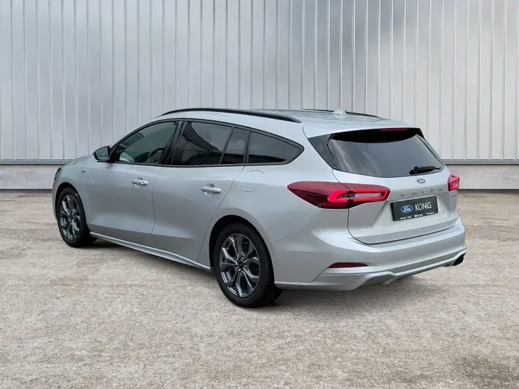 Gebraucht Ford Focus ST-Line 125 PS (91 kW) 2023 Silber Limousine