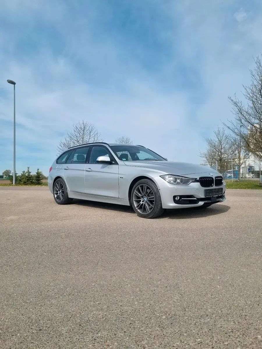 Gebraucht BMW 330 Comfort Edition 258 PS (189 kW) 2014 Silber Kombi