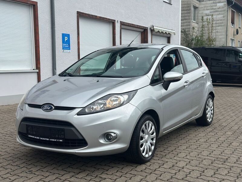 Silber Gebraucht 2012 Ford Fiesta Trend Kleinwagen | 4.000 € (Fairer Preis) - Bild 1/4
