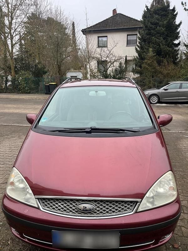 Second-hand Ford Galaxy 116 CP (85 kW) 2005 Roșu Monovolum