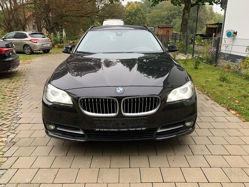 Schwarz Gebraucht 2017 BMW 525 Performance Kombi | 12.700 € (Superpreis) - Bild 1/4