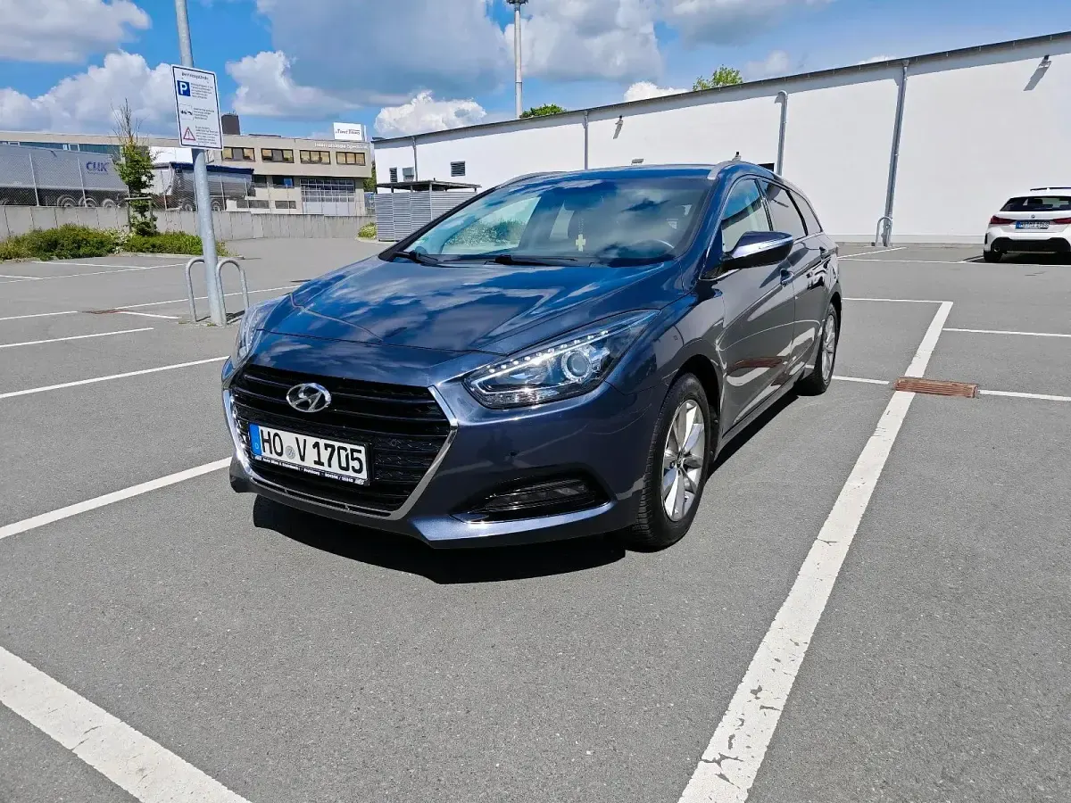 Gebraucht Hyundai i40 141 PS (103 kW) 2017 Blau Kombi