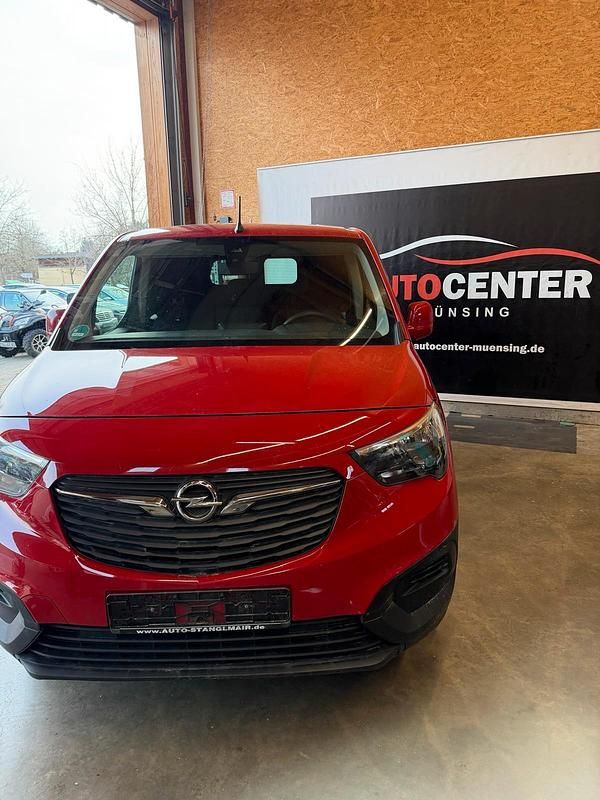 Gebraucht Opel Combo 102 PS (75 kW) 2019 Rot Van / Kleinbus