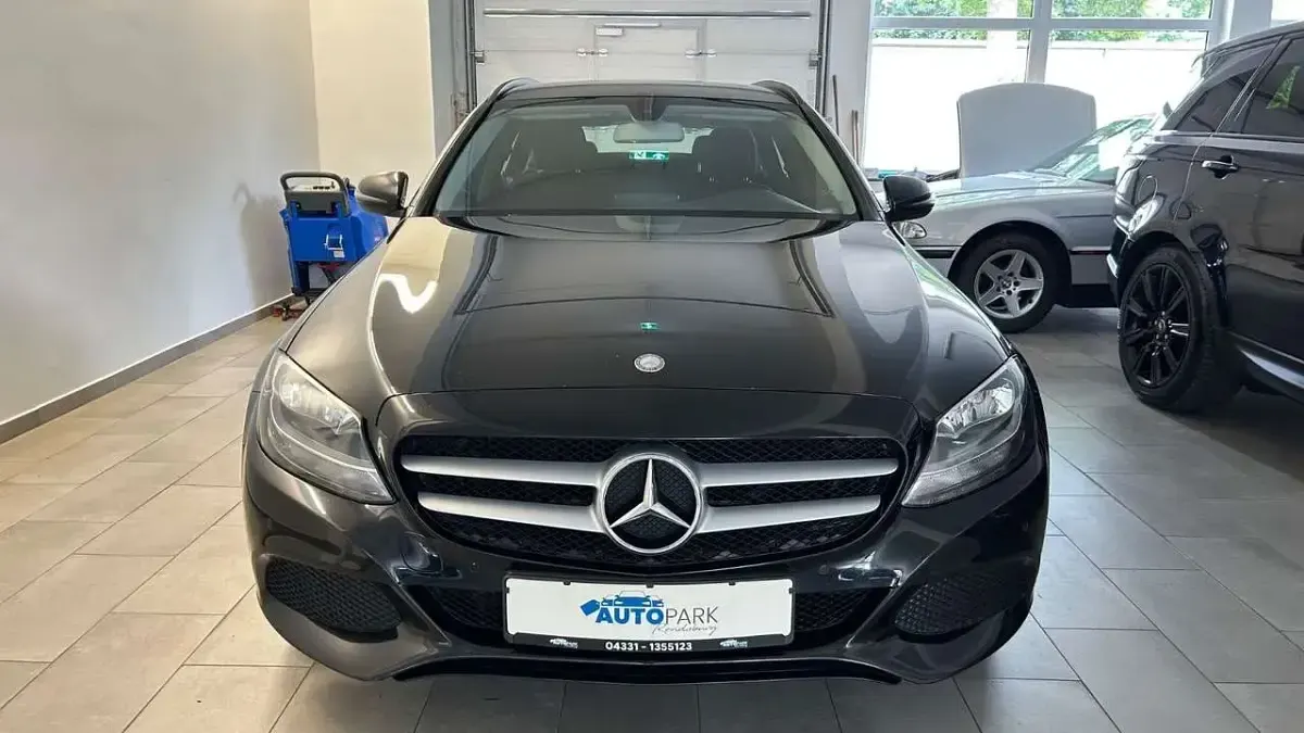 Gebraucht Mercedes C220 170 PS (125 kW) 2015 Schwarz Kombi