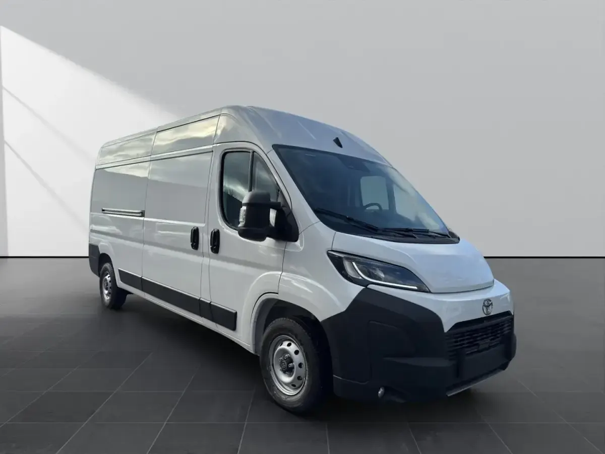 Neu Toyota Proace 140 PS (102 kW) 2025 Weiss Van / Kleinbus